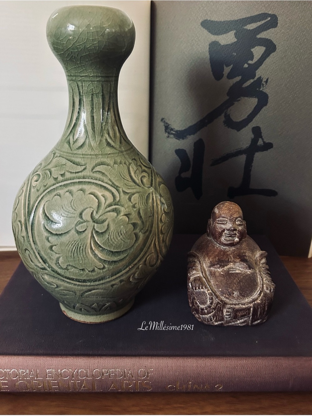 Old Fine Chinese Yue Kiln Vase Flower Pattern